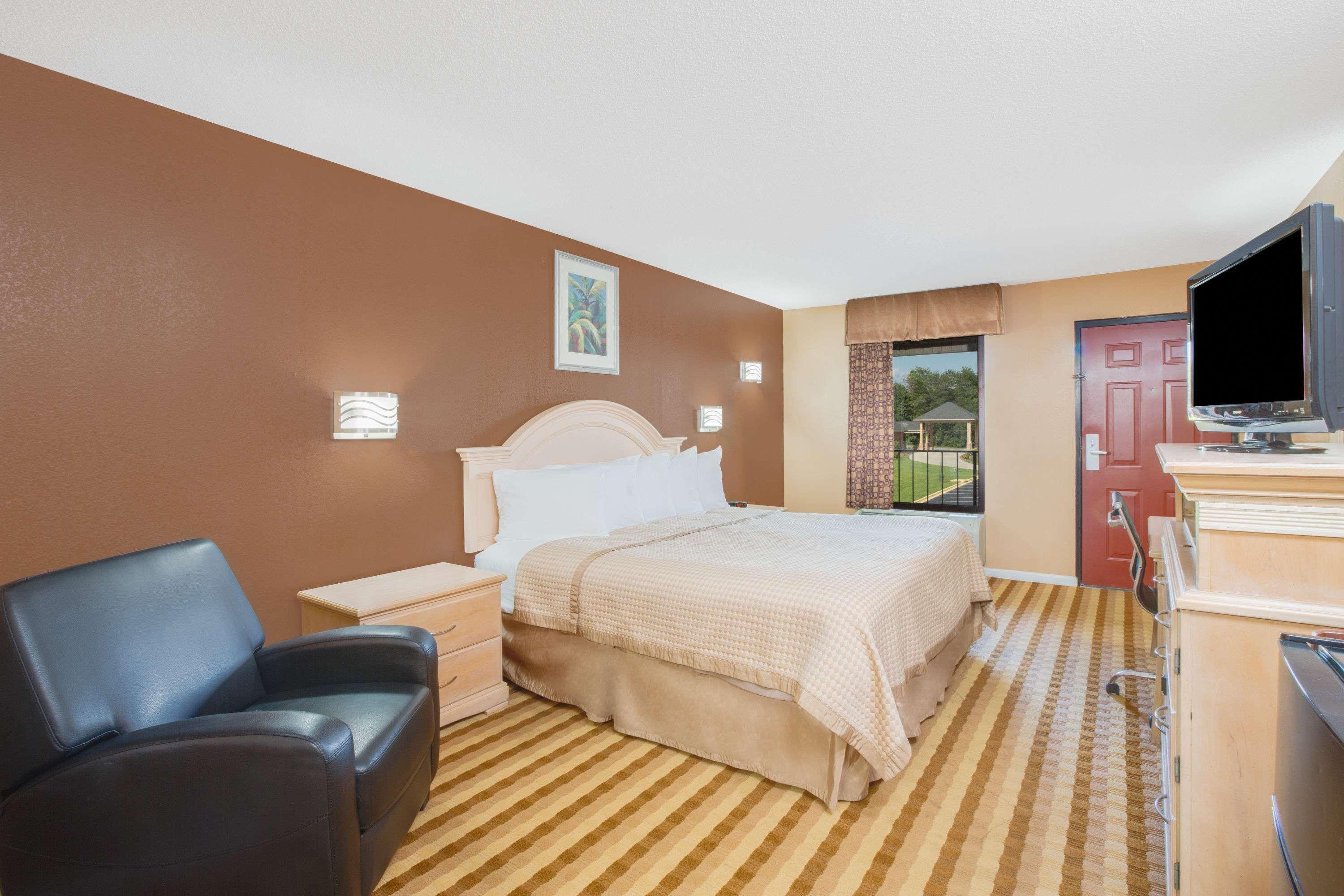 Columbus Inn And Suites מראה חיצוני תמונה
