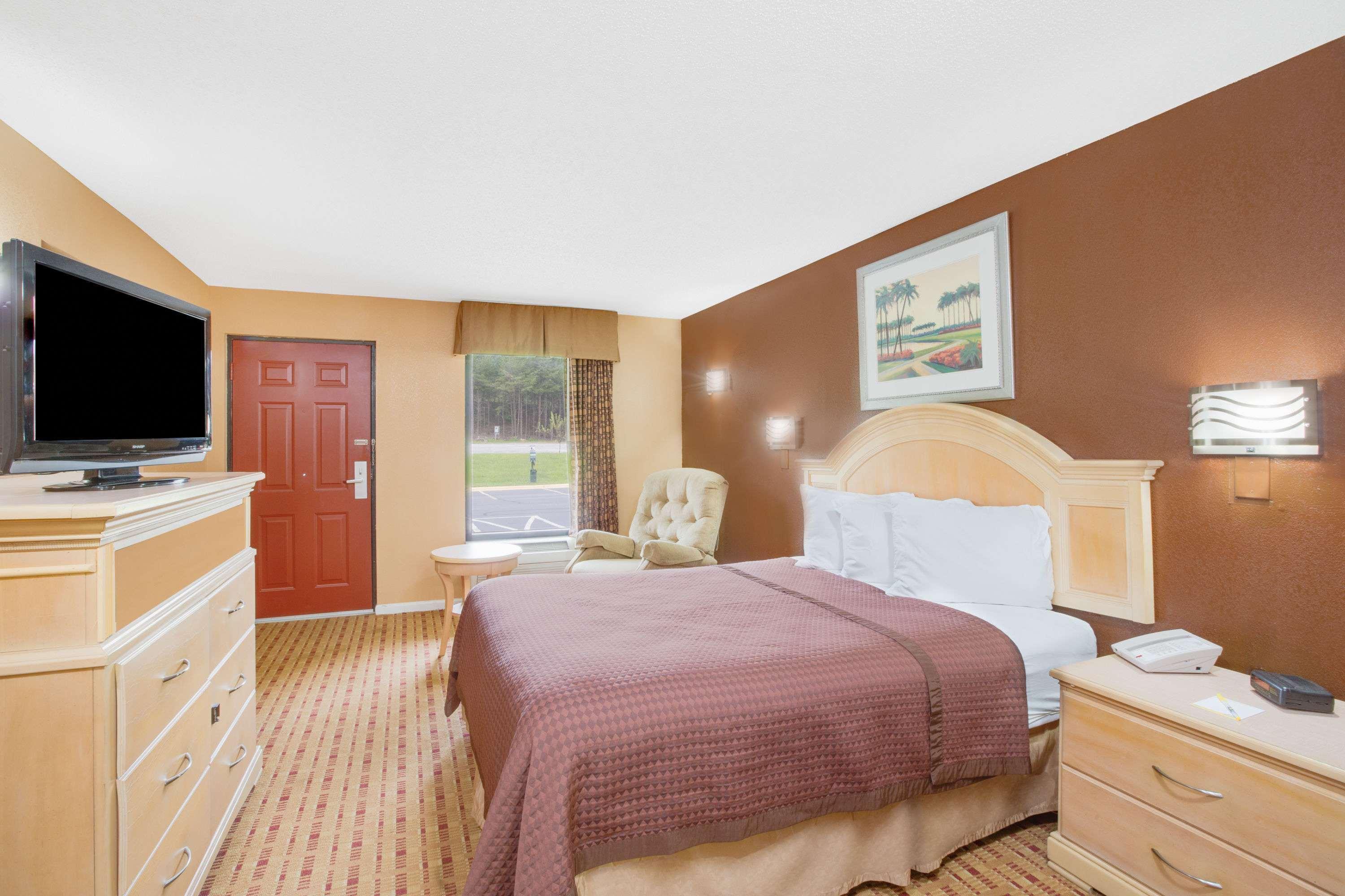 Columbus Inn And Suites מראה חיצוני תמונה