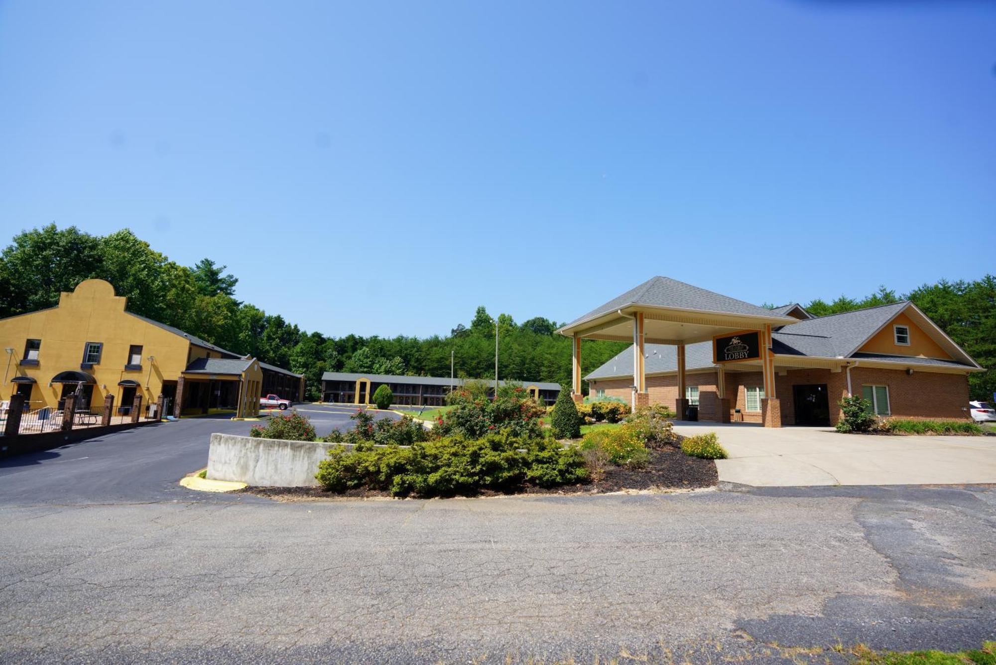 Columbus Inn And Suites מראה חיצוני תמונה